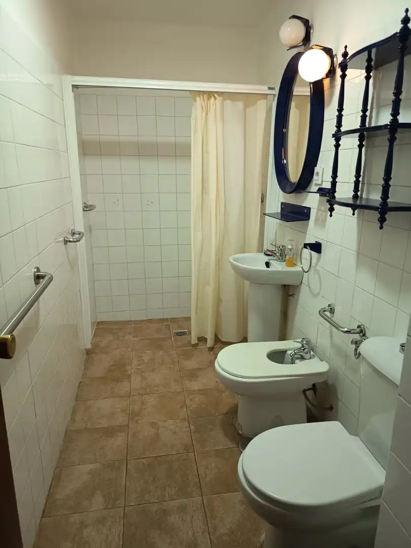 Bathroom of Flat for sale in San Juan de Aznalfarache  with Air Conditioner and Terrace