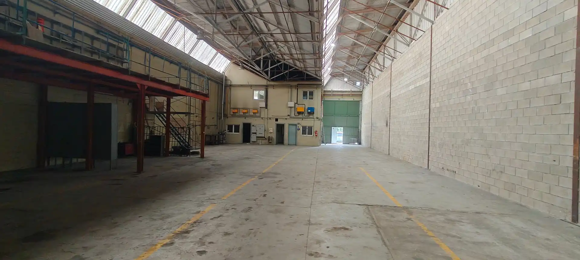 Fabrikhallen zur Miete in Berrioplano / Berriobeiti