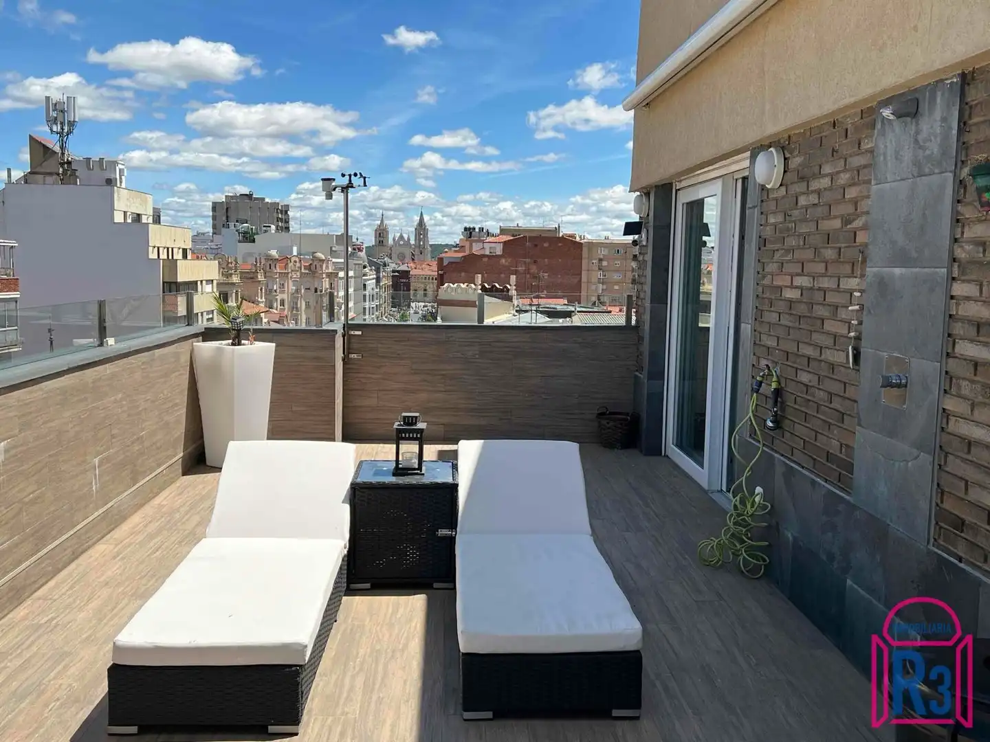 Terrassa de Àtic en venda en León Capital  amb Calefacció i Terrassa