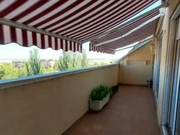 Terraza de Ático en venta en Cistérniga con Parquet y Trastero