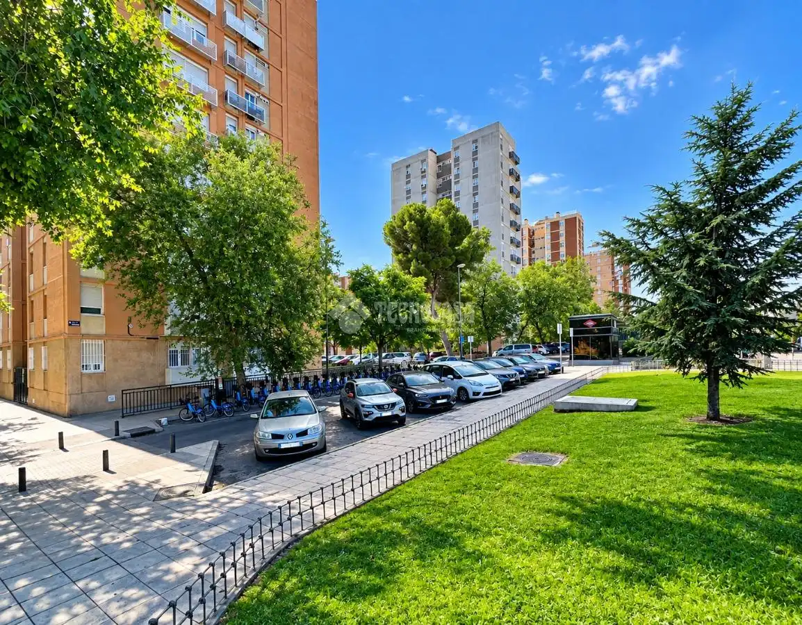 Vista exterior de Piso en venta en Madrid