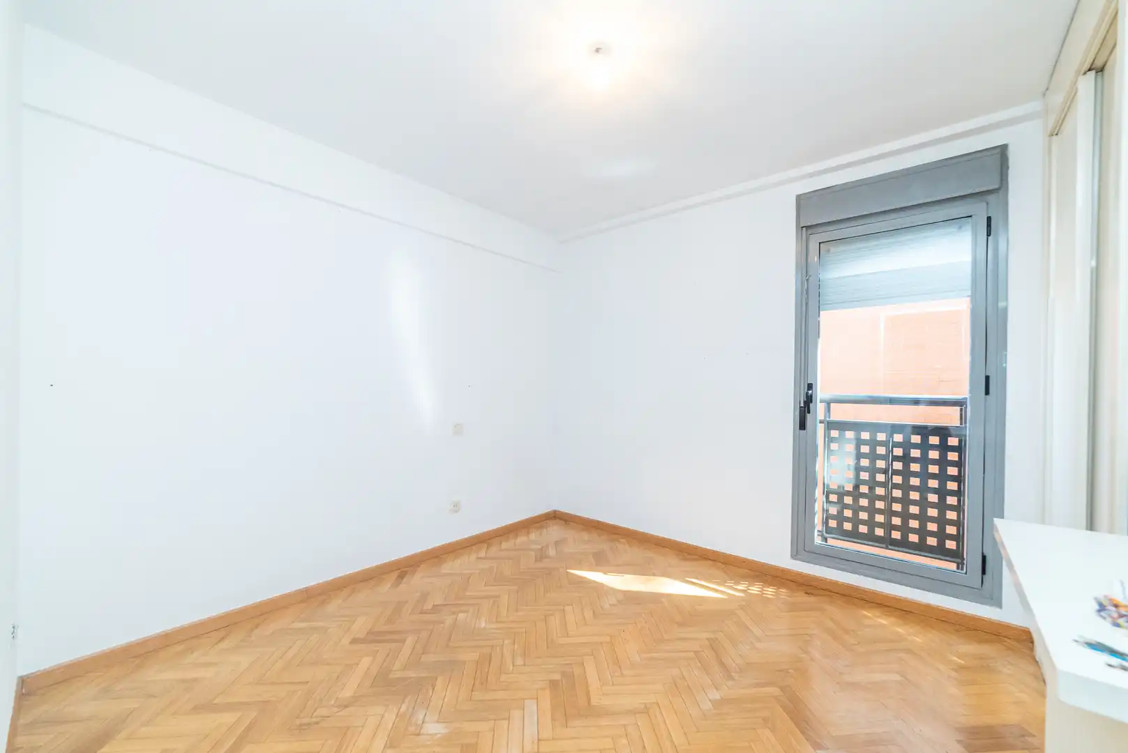 Habitación de Dúplex en venta en Torrelodones con Aire acondicionado, Calefacción y Jardín privado