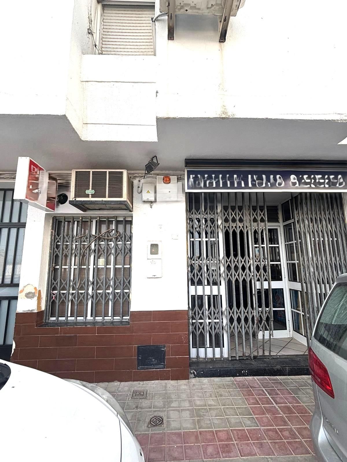 Vista exterior de Local en venda en Tocina