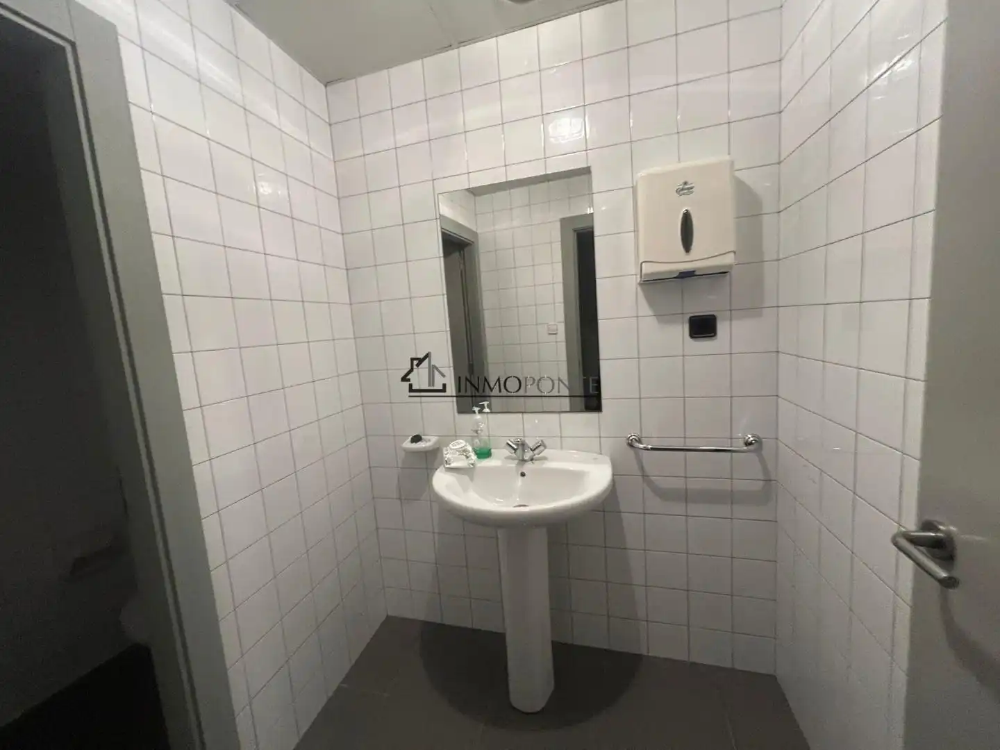 Baño de Local de alquiler en Pontevedra Capital 