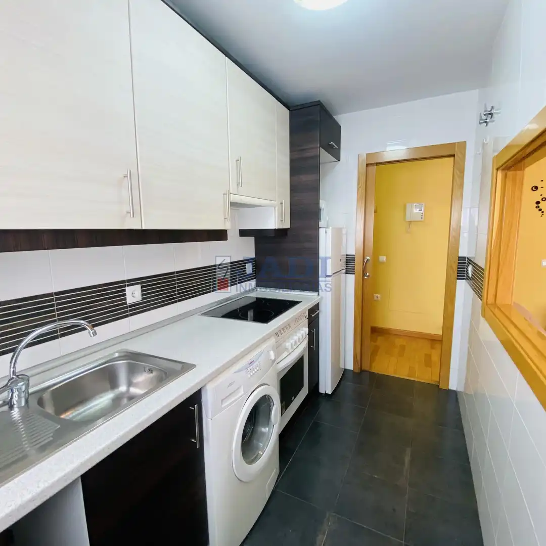 Cocina de Apartamento en venta en Valdepeñas con Aire acondicionado, Calefacción y Amueblado