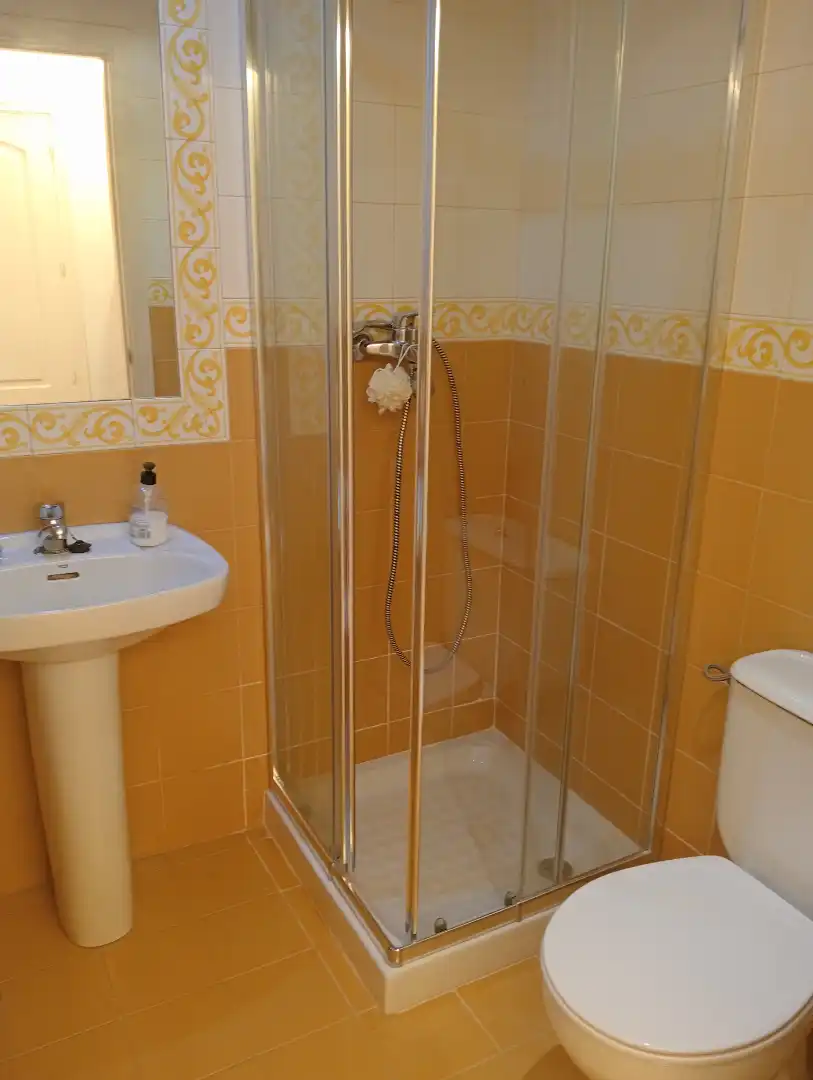 Bany de Casa adosada en venda en Torrelodones amb Calefacció, Jardí privat i Parquet