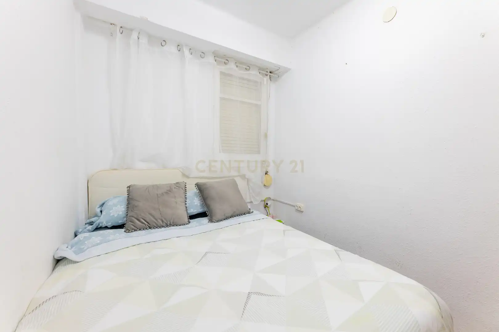 Habitación de Piso en venta en Valencia con Horno y Balcón