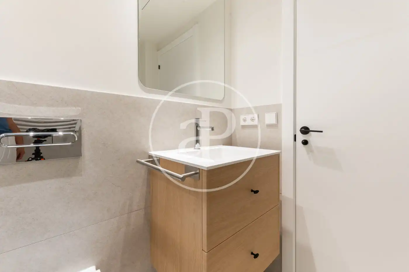 Badezimmer von Wohnung zur Miete in Madrid mit Klimaanlage, Heizung und Privatgarten