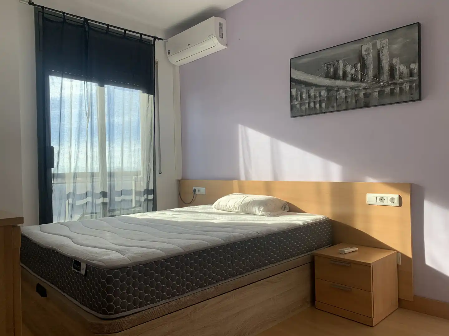 Habitación de Piso de alquiler en Sabadell con Aire acondicionado, Calefacción y Trastero