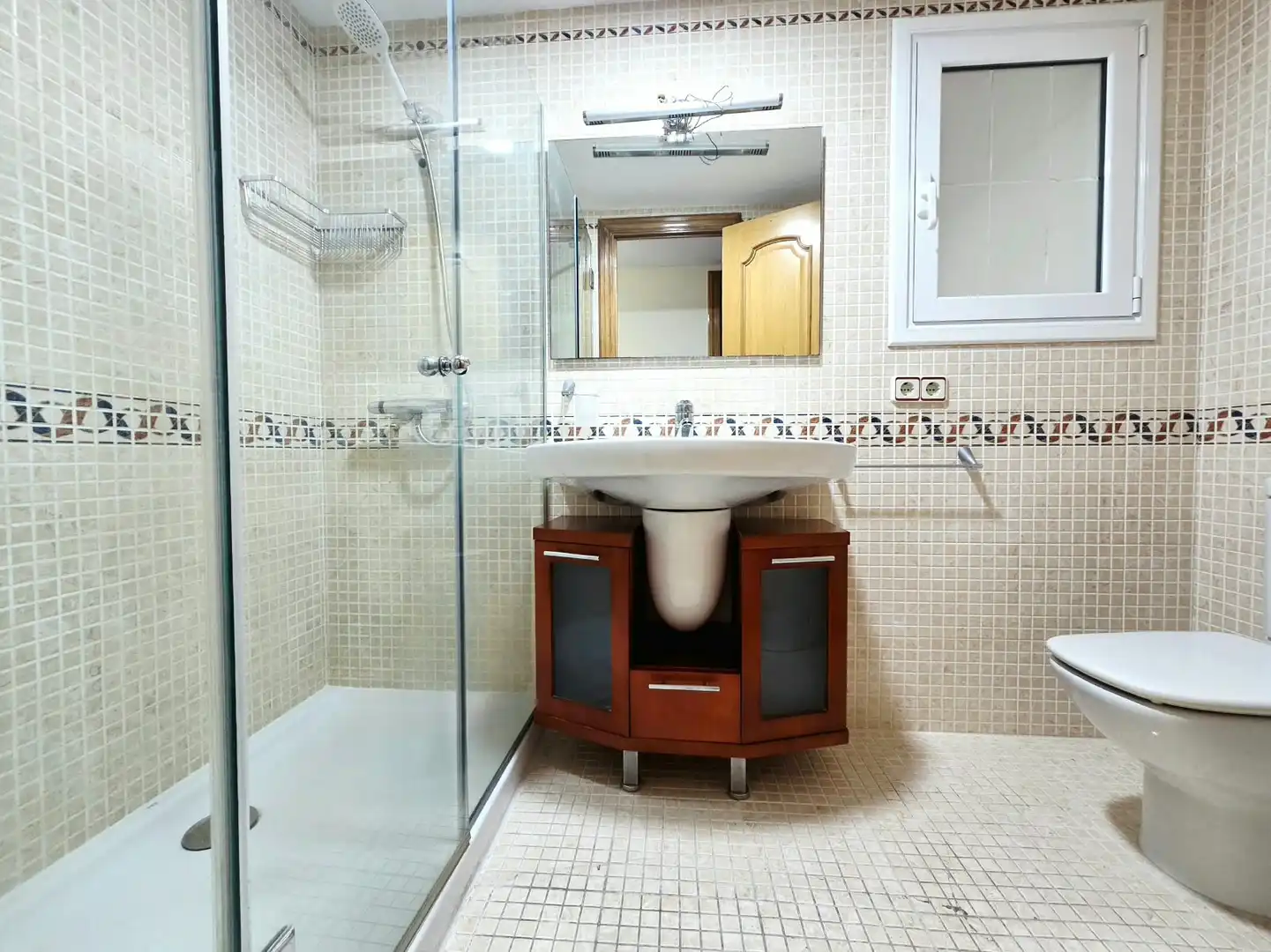 Bathroom of Flat for sale in Collblanc - La Torrassa