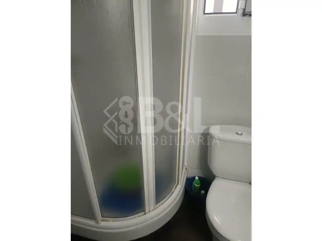 Bathroom of Flat for sale in Esplugues de Llobregat