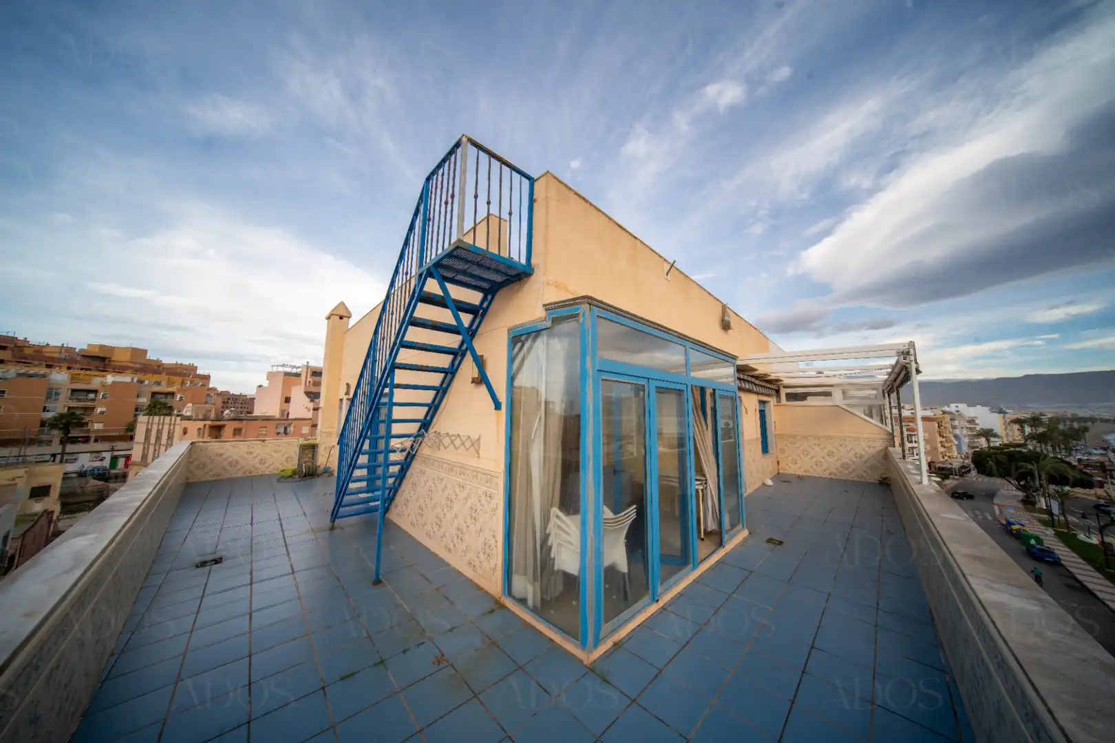 Exterior view of Attic for sale in Roquetas de Mar  with Terrace and Furnished