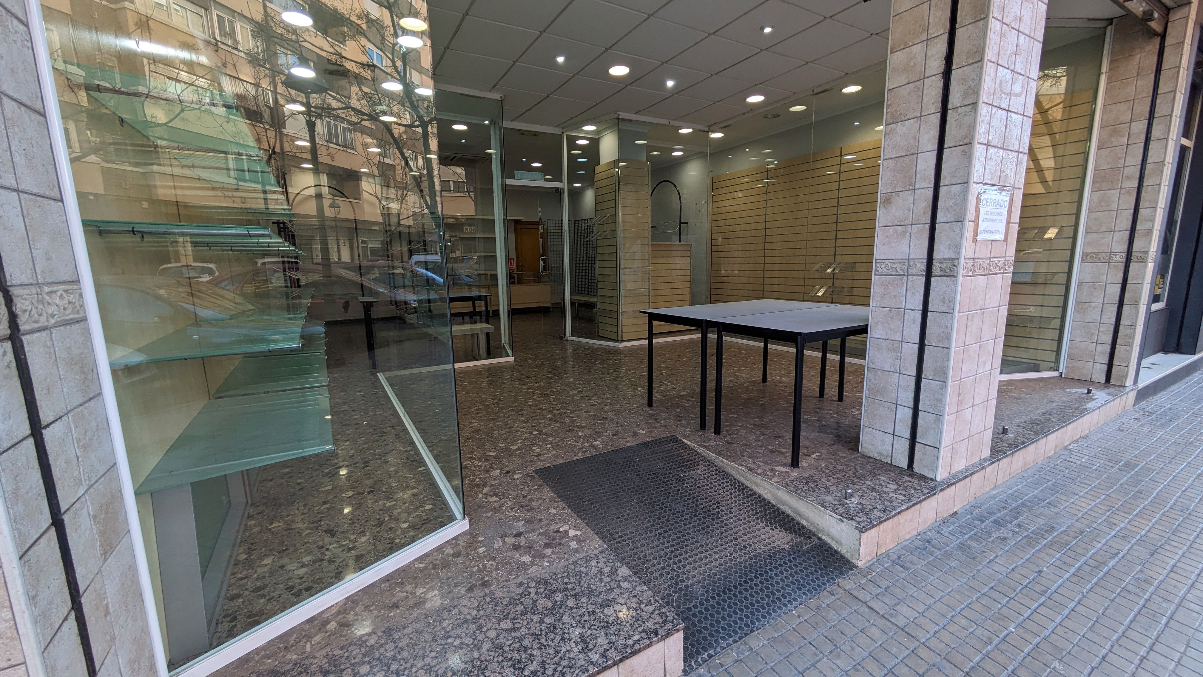 Premises to rent in  Valencia Capital  with Air Conditioner and Furnished