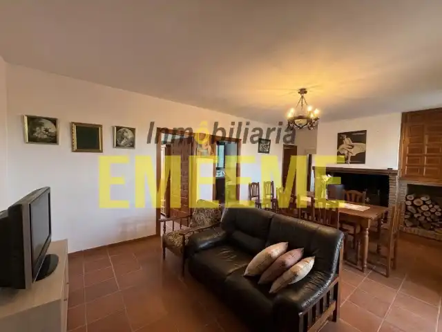 Sala d'estar de Casa o xalet en venda en Ronda amb Piscina i Moblat