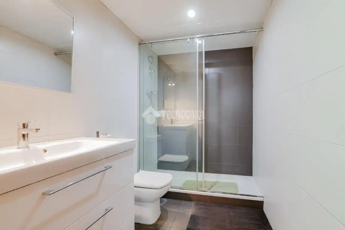 Piso con terraza en venta en Can Mas, imagen 33