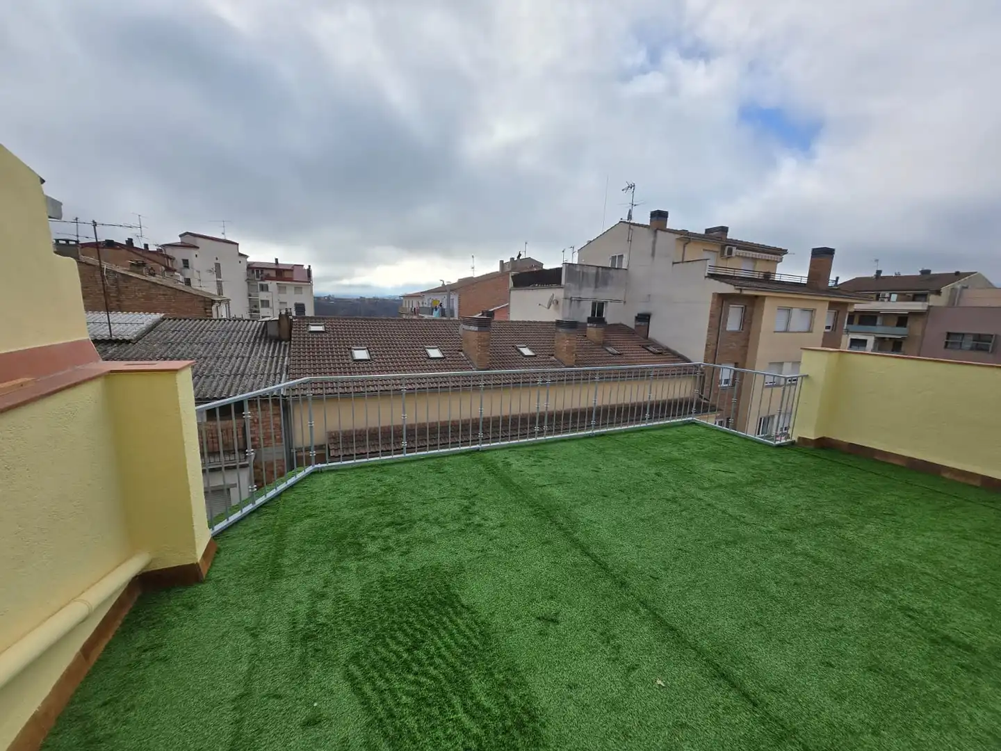 Terraza de Ático en venta en Tremp con Calefacción, Parquet y Terraza