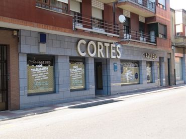 Locale commerciale in vendita a Calle Manuel Diz 11