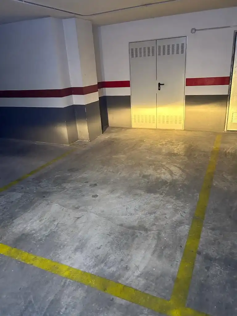 Parkplatz von Wohnung zum Verkauf in Valencia mit Klimaanlage, Heizung und Parkett