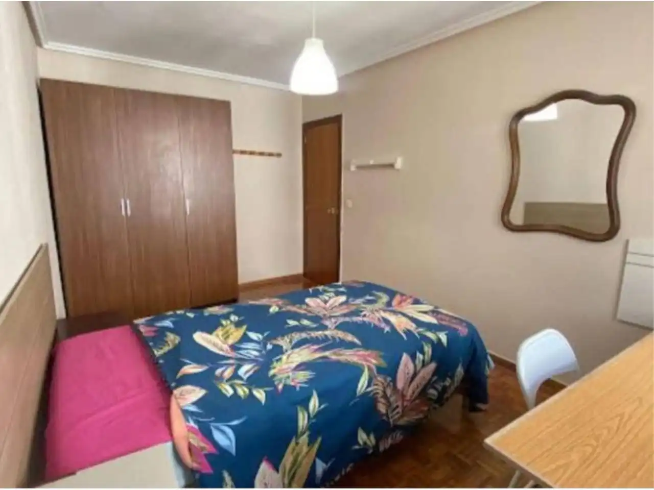 Bedroom of Flat for rent in Burgos  with Heating, Parquet flooring and Terrace