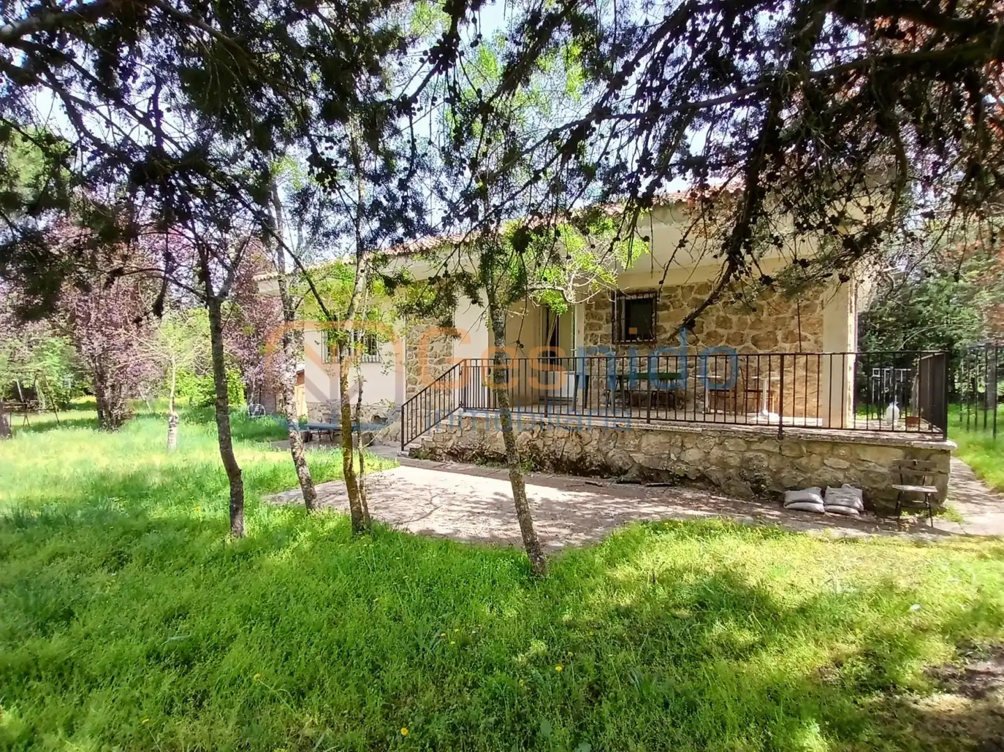 Vista exterior de Casa o chalet en venta en Sotosalbos con Calefacción, Parquet y Terraza