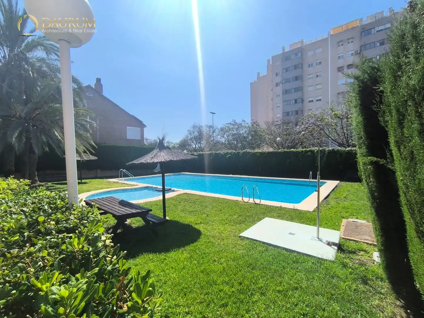Piscina de Casa adosada en venda en Alicante / Alacant amb Aire condicionat, Terrassa i Traster