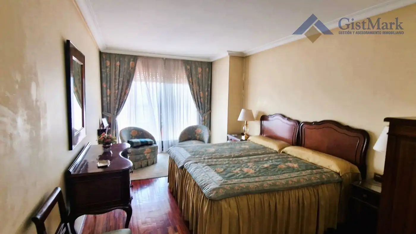 Habitación de Piso en venta en Vigo  con Calefacción, Parquet y Terraza