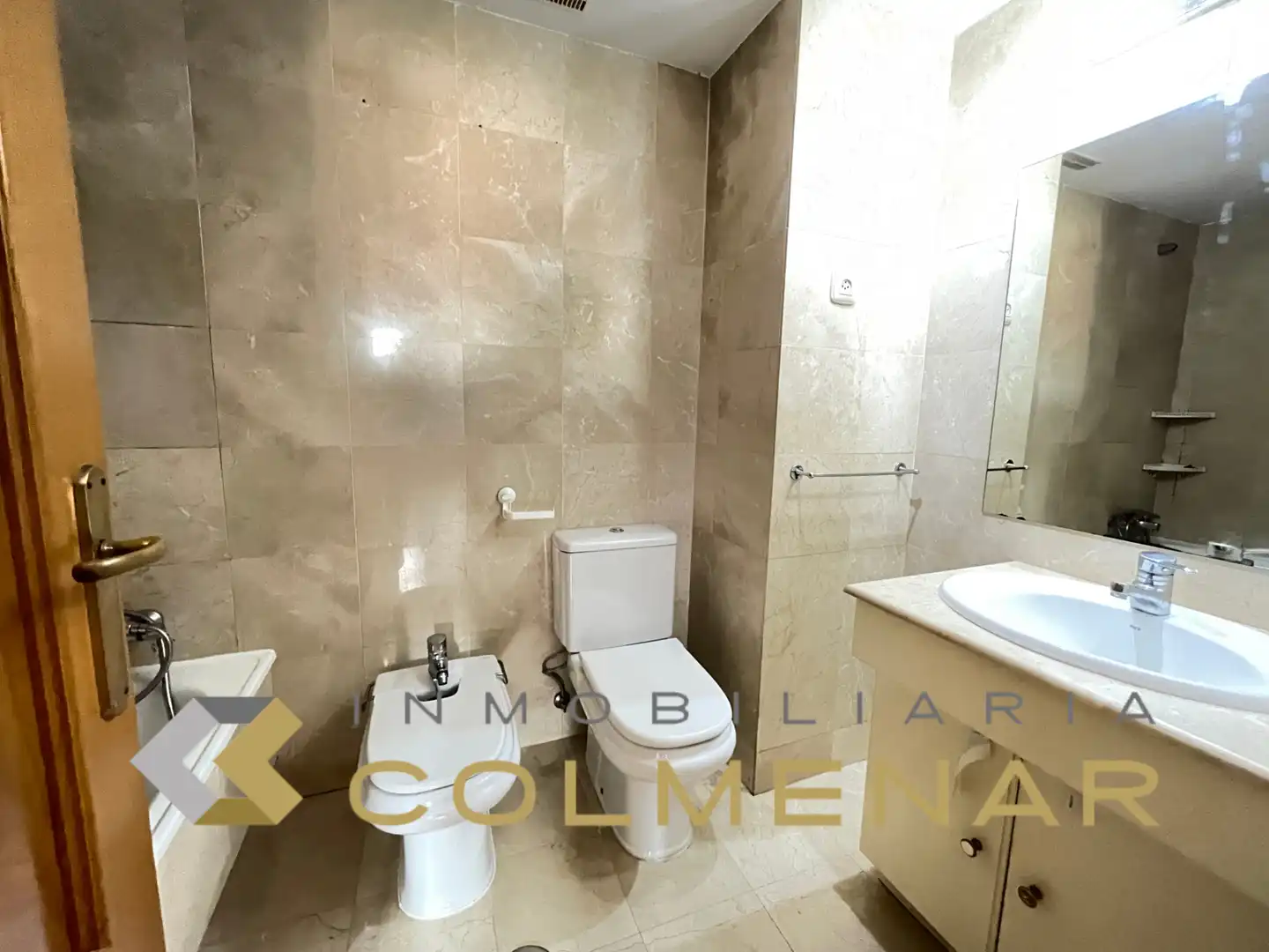 Baño de Piso de alquiler en Tres Cantos con Calefacción, Terraza y Trastero