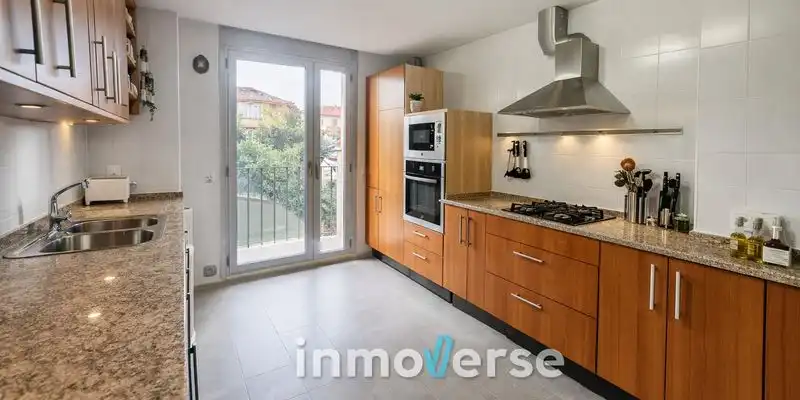 Küche von Wohnung zum Verkauf in Montblanc mit Privatgarten