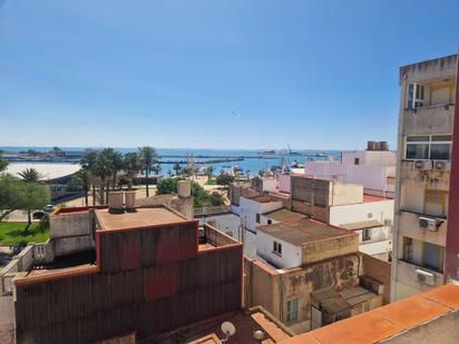 Vista exterior de Pis en venda en Sant Carles de la Ràpita amb Balcó