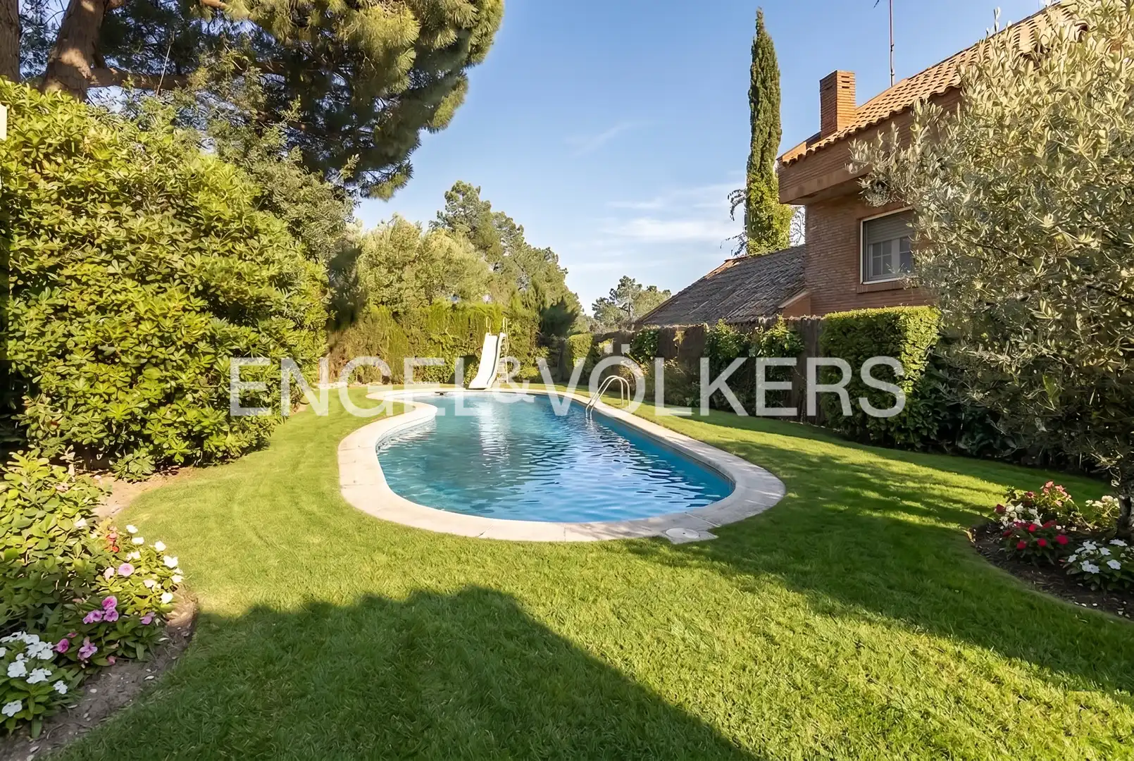 Piscina de Casa o chalet en venta en Vilassar de Dalt con Aire acondicionado, Calefacción y Jardín privado