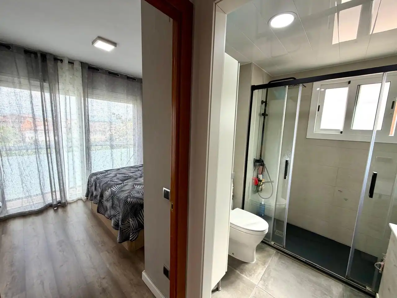 Baño de Casa adosada en venta en Montcada i Reixac con Aire acondicionado, Calefacción y Jardín privado