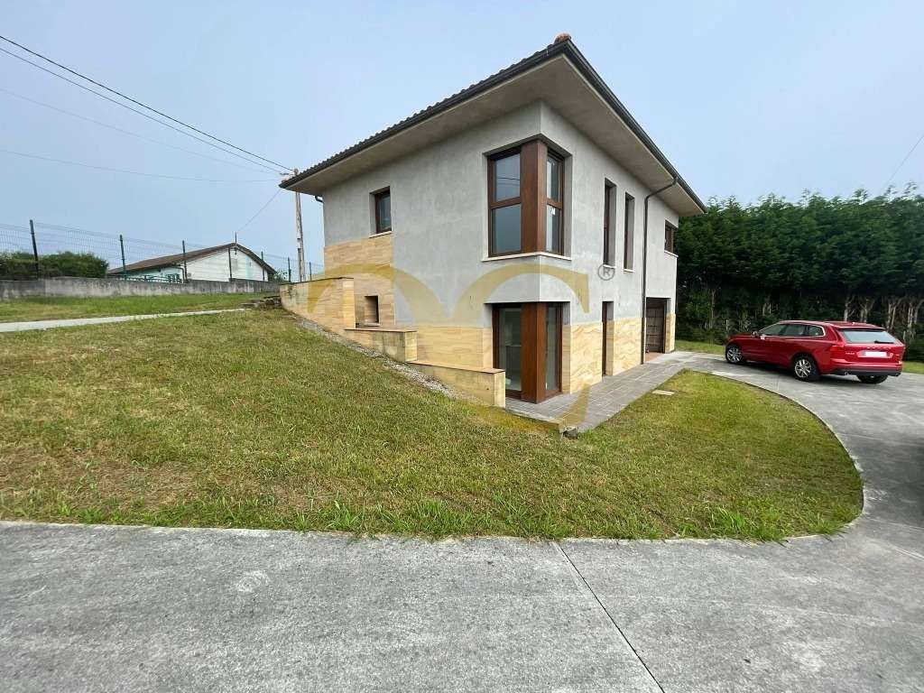 Vista exterior de Casa o xalet en venda en Villaviciosa amb Jardí privat i Traster
