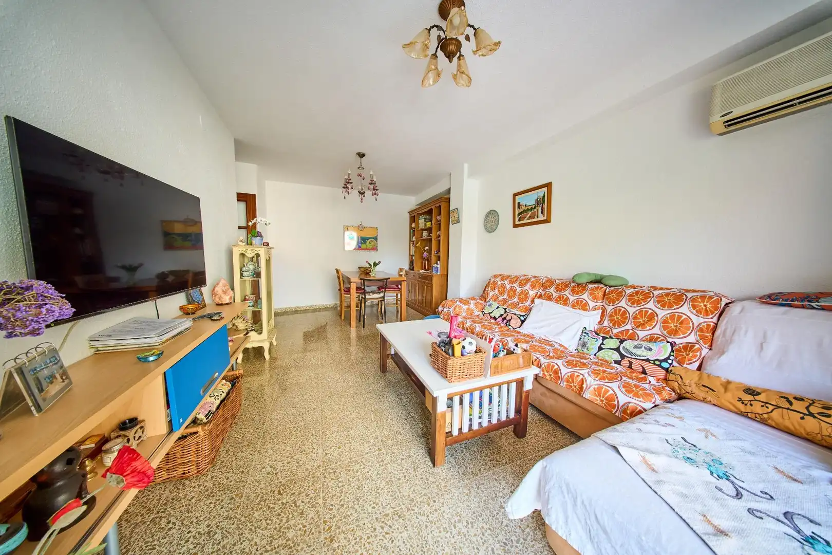 Sala d'estar de Pis en venda en Granada amb Aire condicionat, Calefacció i Terrassa