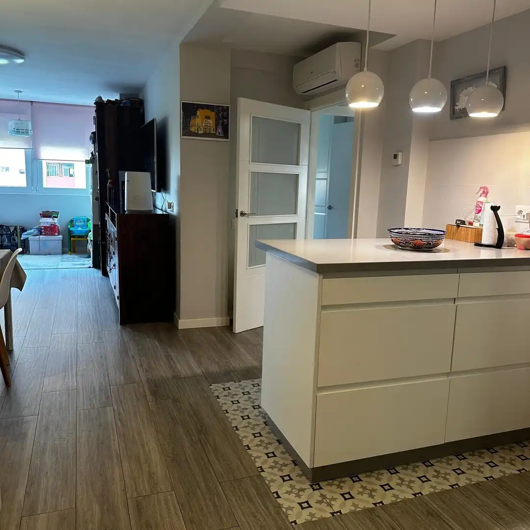 Küche von Wohnung zum Verkauf in L'Hospitalet de Llobregat mit Klimaanlage, Heizung und Parkett