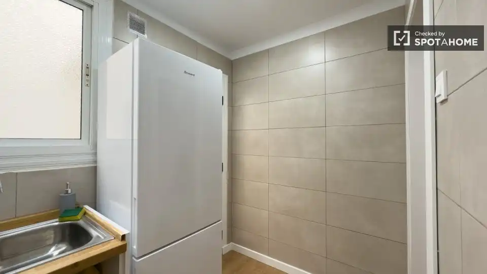 Room in Centre
