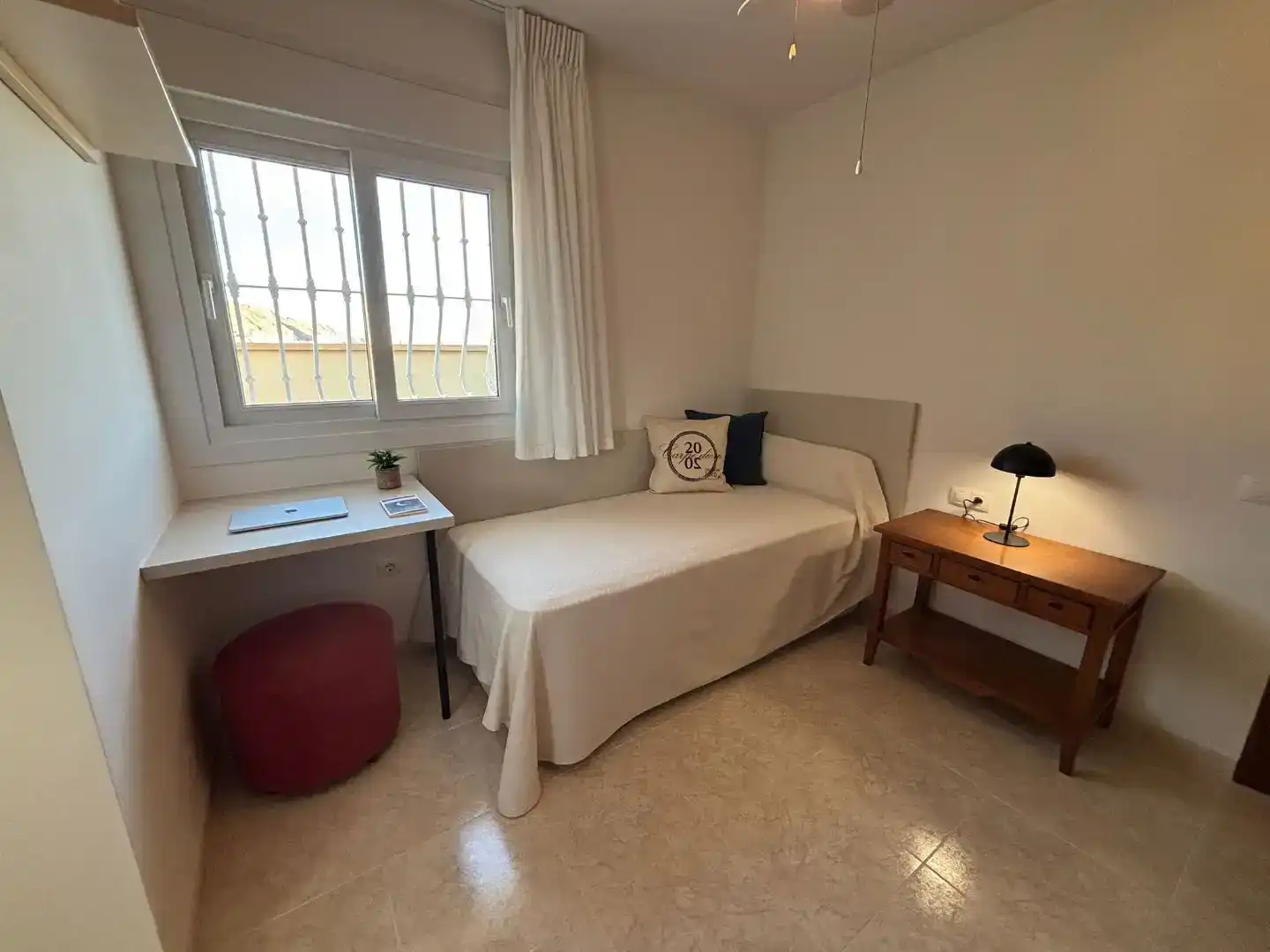 Schlafzimmer von Dachboden zur Miete in Roquetas de Mar mit Klimaanlage, Schwimmbad und Möbliert