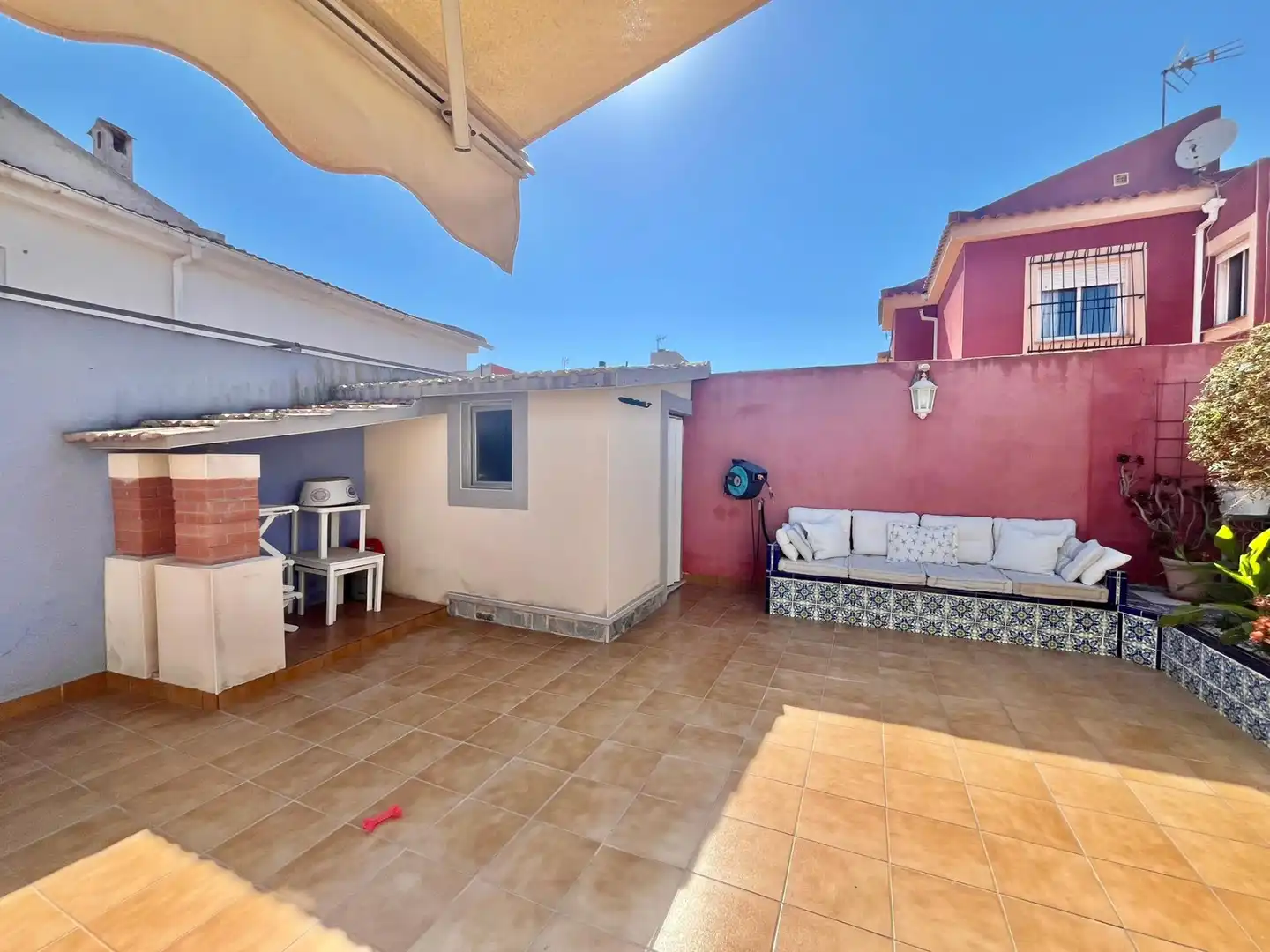 Terrassa de Casa o xalet en venda en Torrevieja amb Aire condicionat, Calefacció i Jardí privat