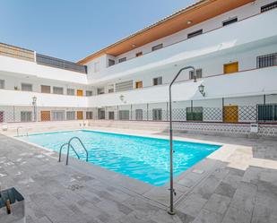 Piscina de Planta baixa en venda en La Zubia amb Aire condicionat, Terrassa i Piscina comunitària