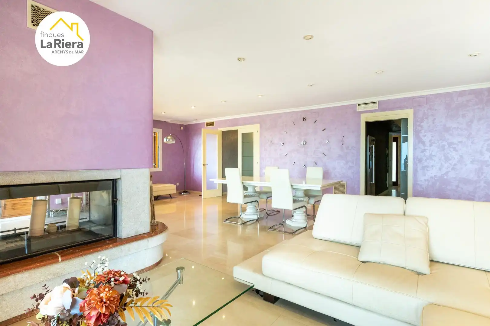 Sala de estar de Casa o chalet en venta en Arenys de Mar con Aire acondicionado, Calefacción y Jardín privado