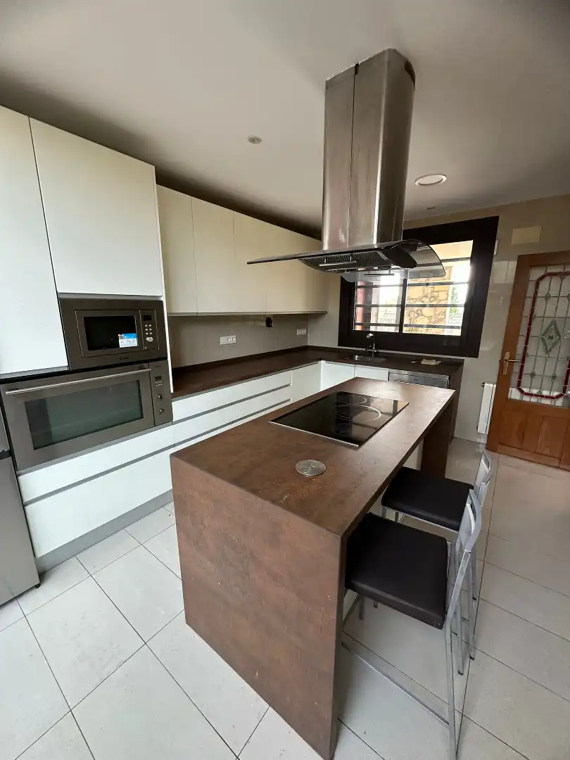 Cocina de Casa o chalet en venta en Llanera con Calefacción, Jardín privado y Terraza