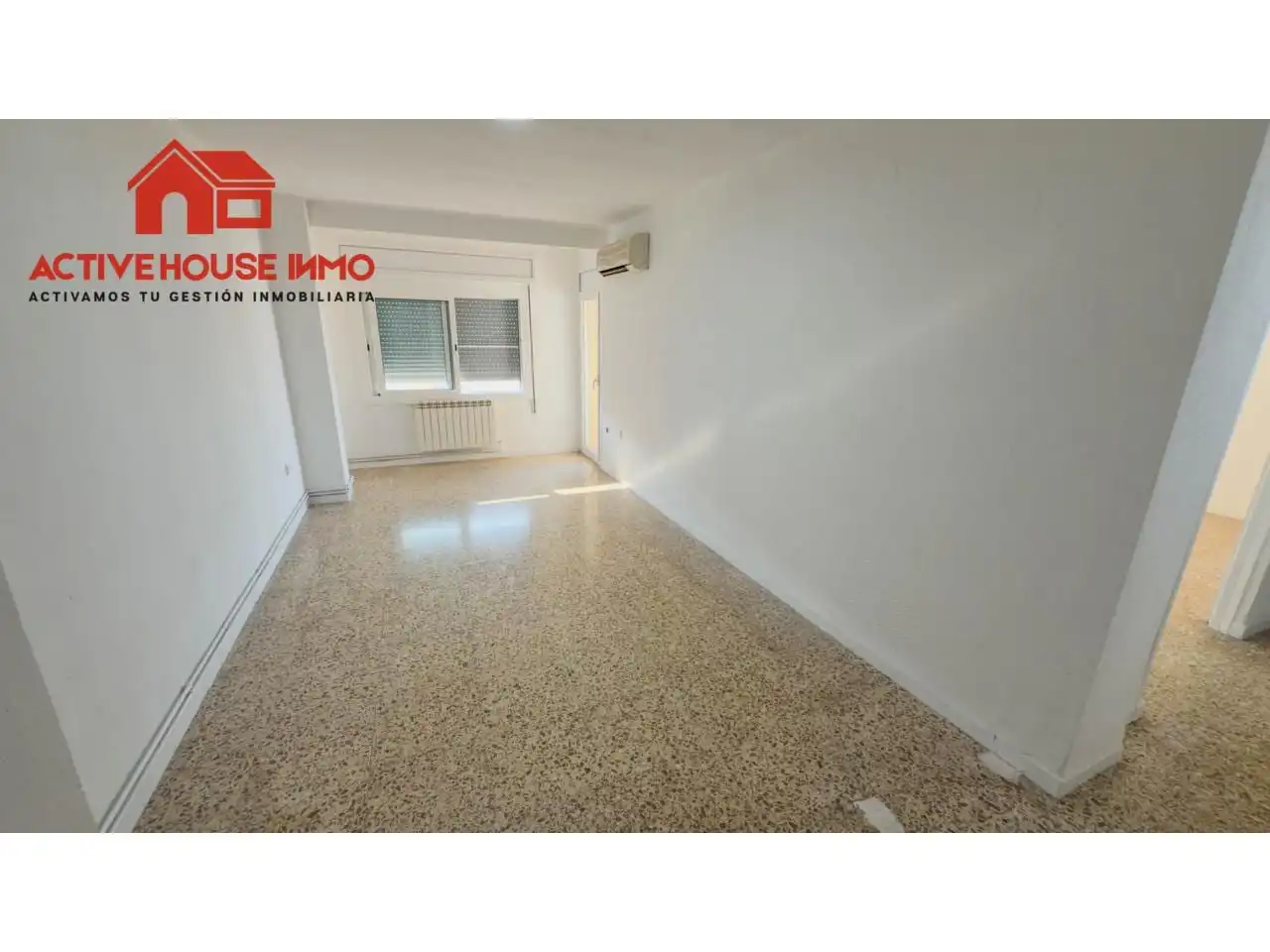 Wohnung zum Verkauf in La Ràpita mit Klimaanlage, Heizung und Terrasse