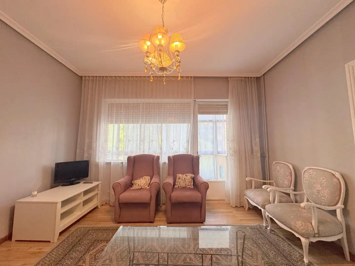 Sala de estar de Piso de alquiler en Ávila con Parquet y Amueblado