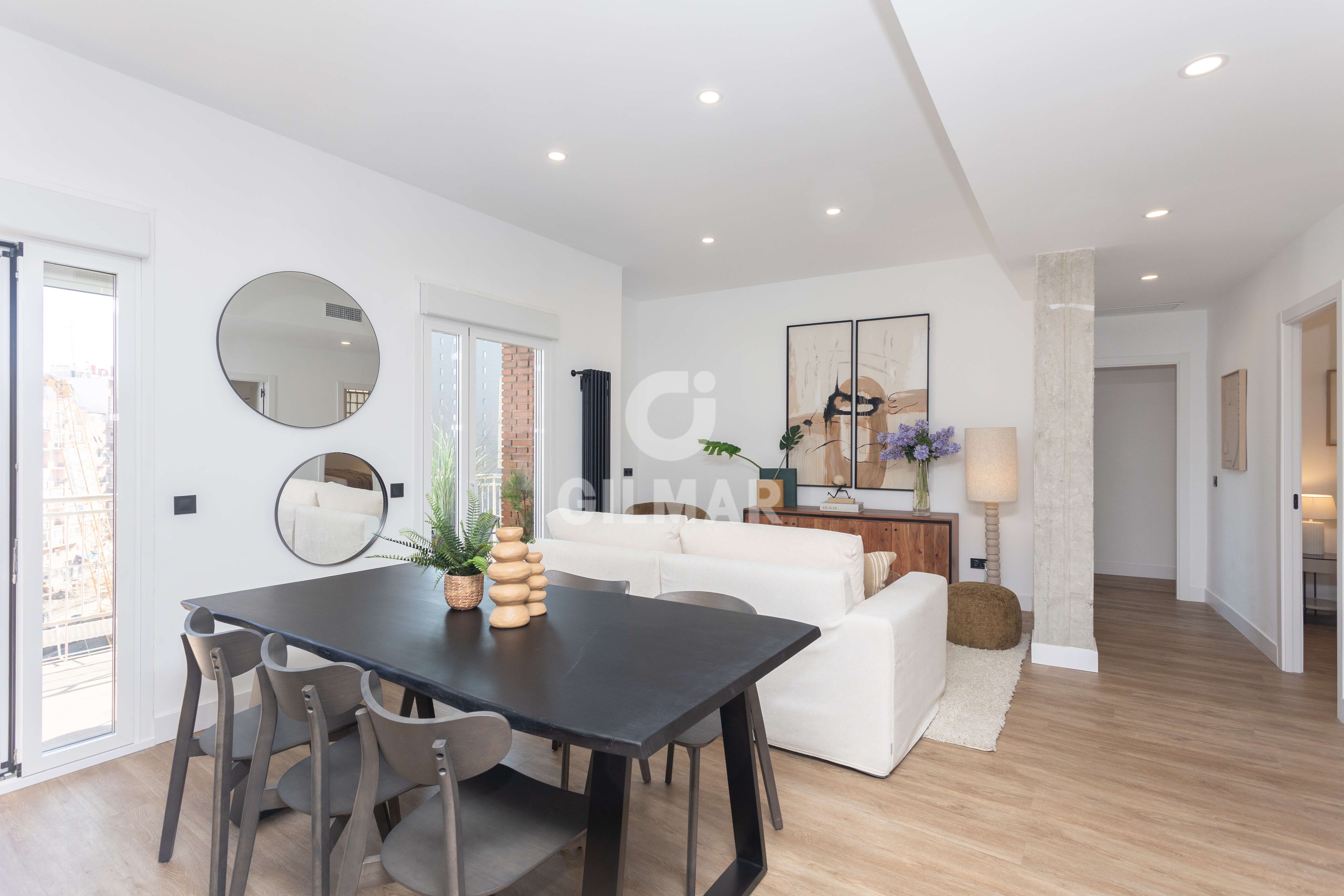 Sala de estar de Piso en venta en  Madrid Capital con Calefacción, Trastero y Balcón