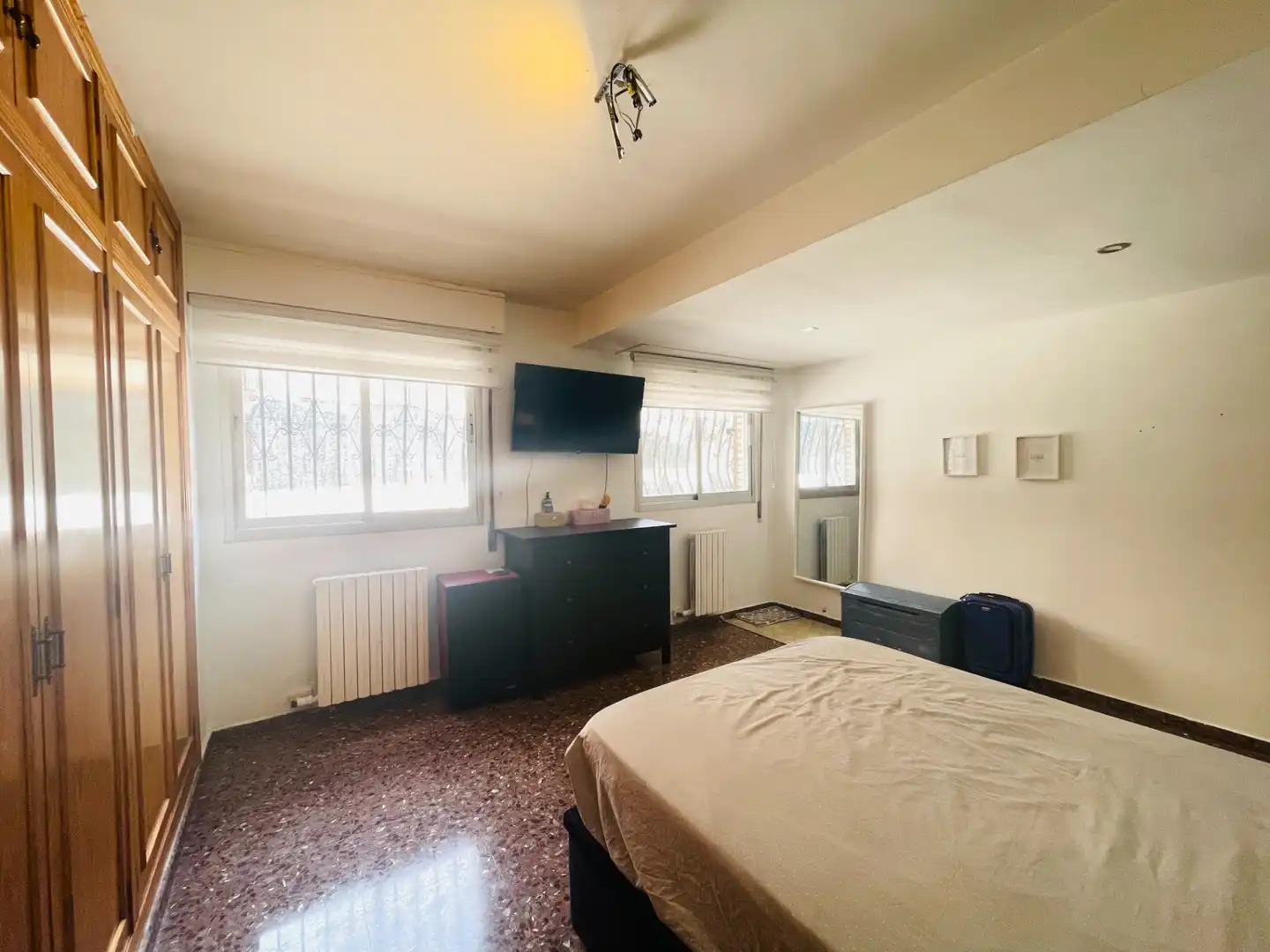Habitación de Piso en venta en Zaragoza con Aire acondicionado, Calefacción y Jardín privado
