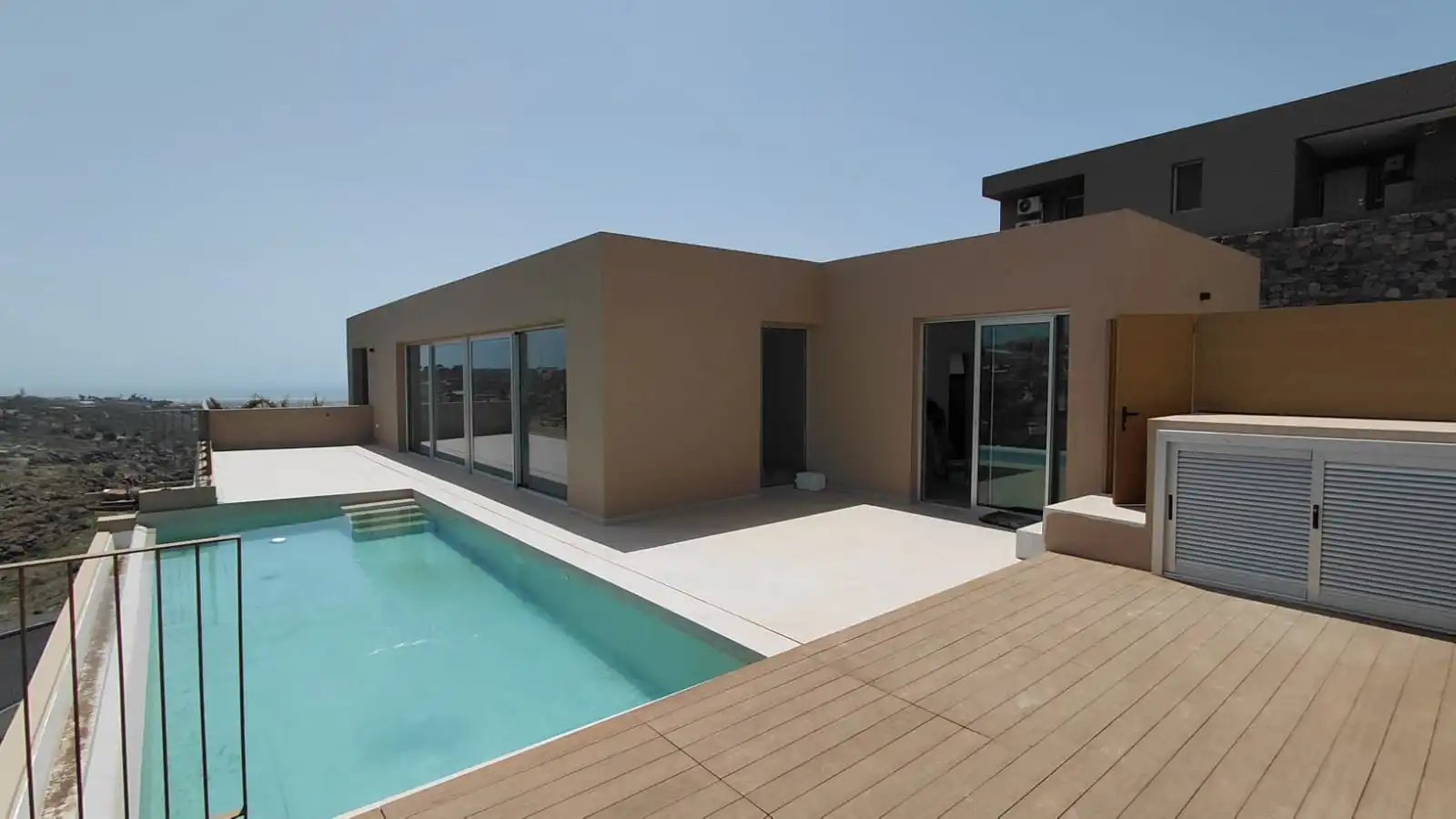 Chalet con terraza en venta en Calle Swing 35