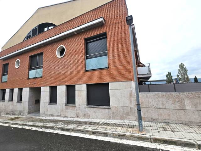 Garaje en Venta en Carrer de Santa Anna en Sant Llorenç d'Hortons