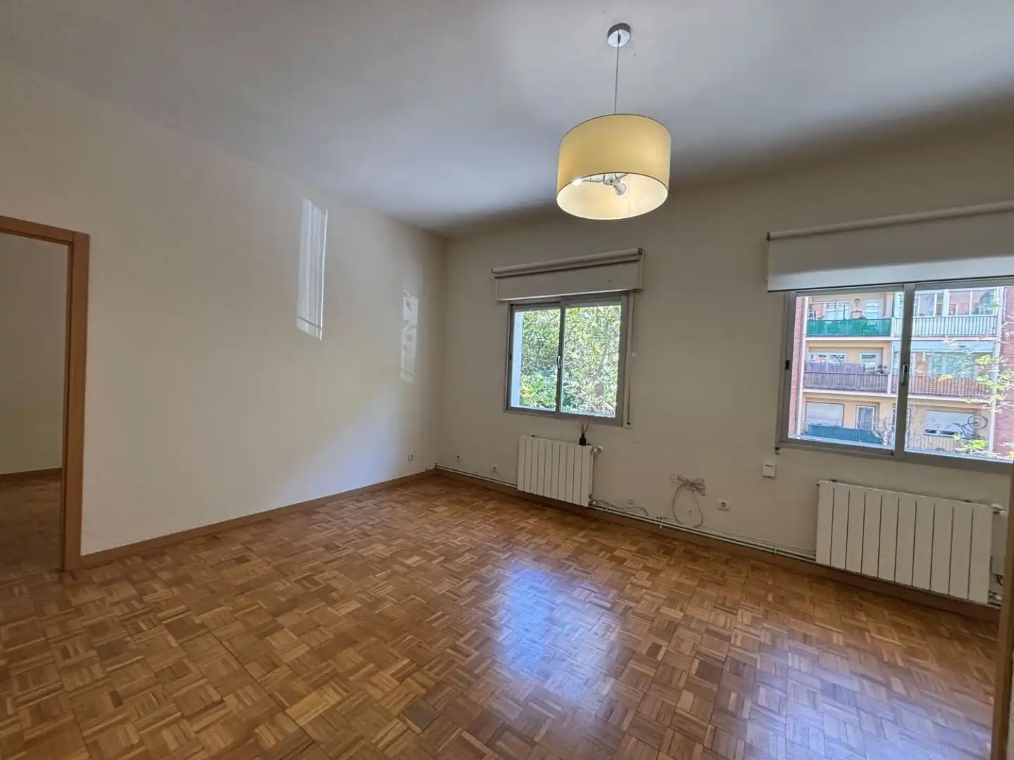 Schlafzimmer von Wohnung zur Miete in Madrid mit Klimaanlage, Heizung und Parkett