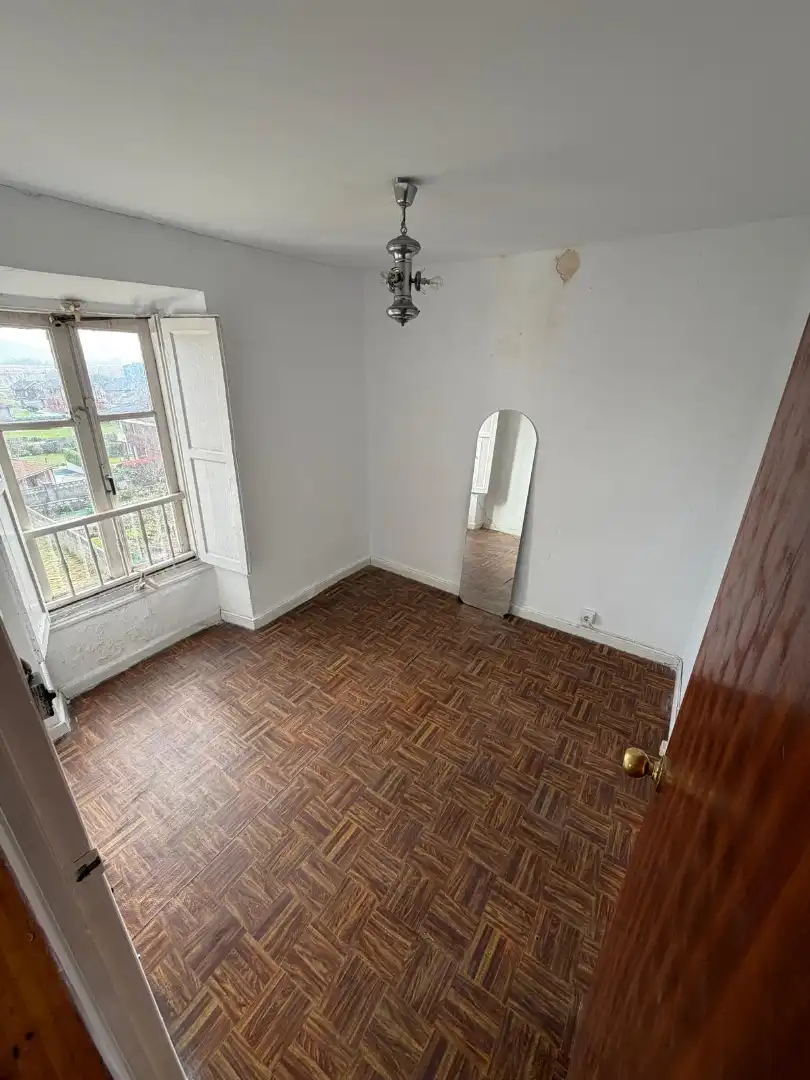Dormitori de Casa o xalet en venda en Camargo amb Jardí privat, Traster i Balcó