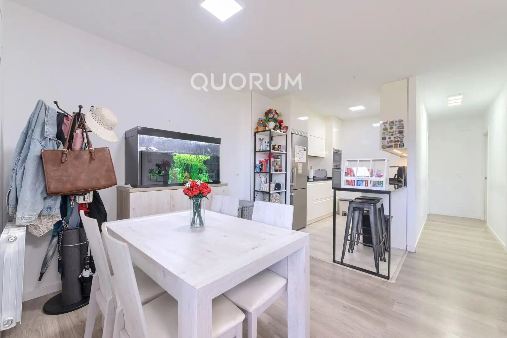 Comedor de Piso en venta en Basauri  con Calefacción y Amueblado
