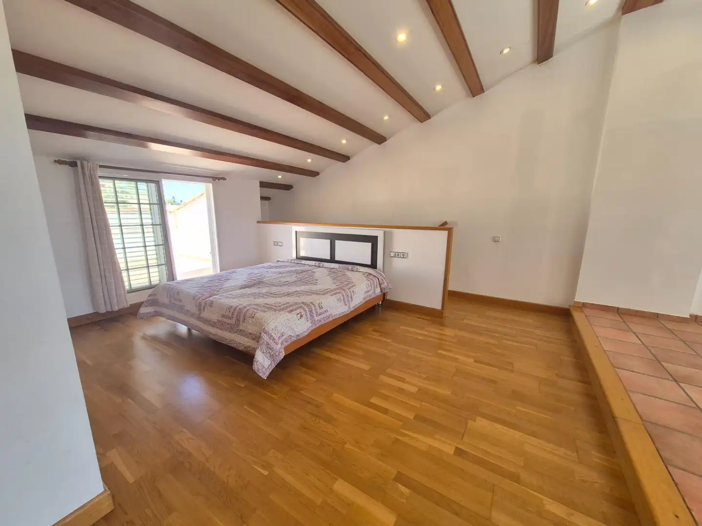 Habitación de Casa adosada de alquiler en Manises con Aire acondicionado, Terraza y Amueblado